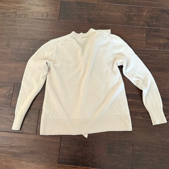 J Crew 100% Cashmere Knit Sweater Ivory Ruffle V Neck Long Sleeve Small * flaw - Picture 2 of 15